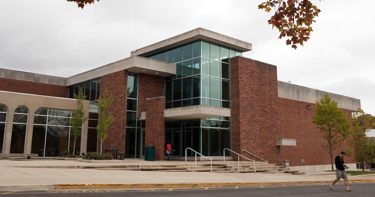 Main building on Ohio University's Lancaster Campus.