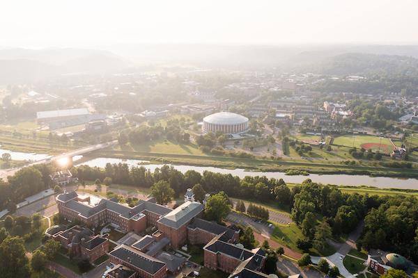 Aerial view of the 雅典 Campus